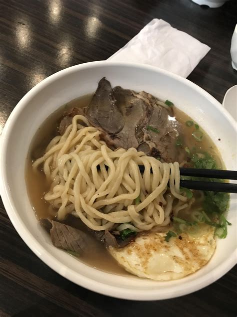  Lanzhou 전통 면, 진한 고기 국물과  쫄깃한 밀가루의 조화는 이 세상에 없는 미식 경험을 선사할까요!