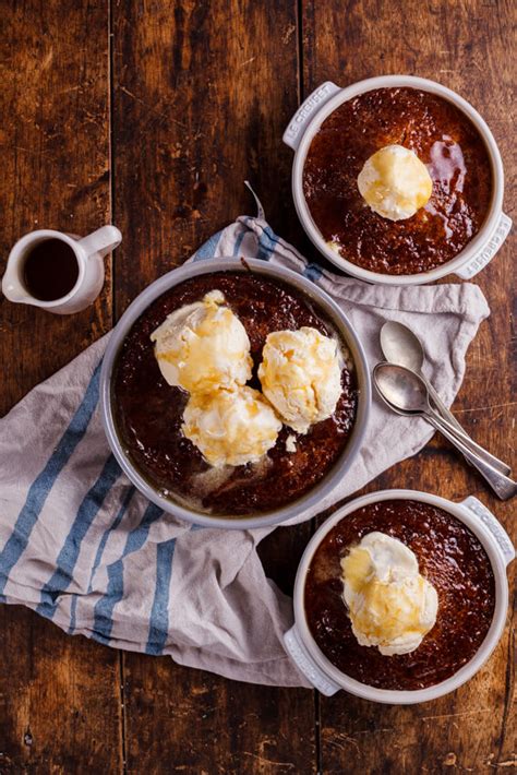  Malva Pudding, 부드럽게 녹아내리는 달콤함과 풍부한 버터 향을 만끽하세요!